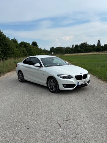 BMW 220d 2er F22 Coupé Sport Line LED M Felgen 