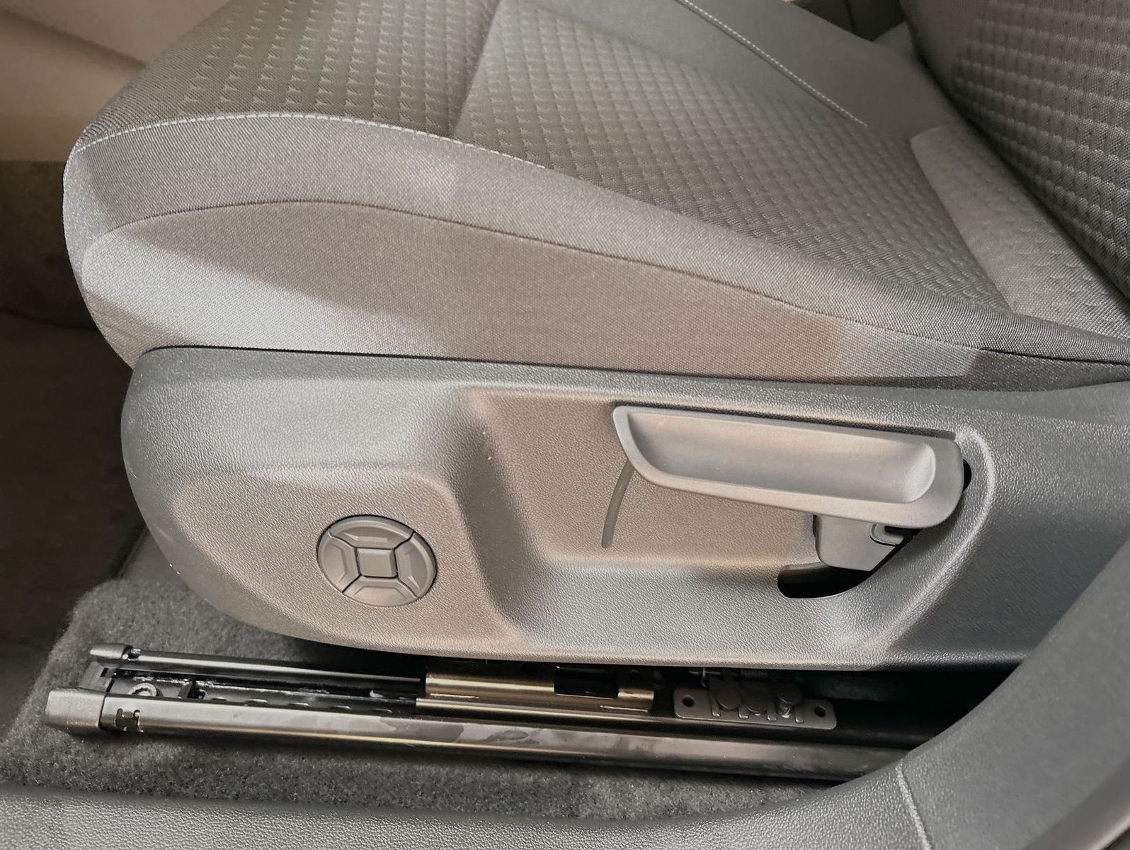 Volkswagen T-Roc - Bild 12