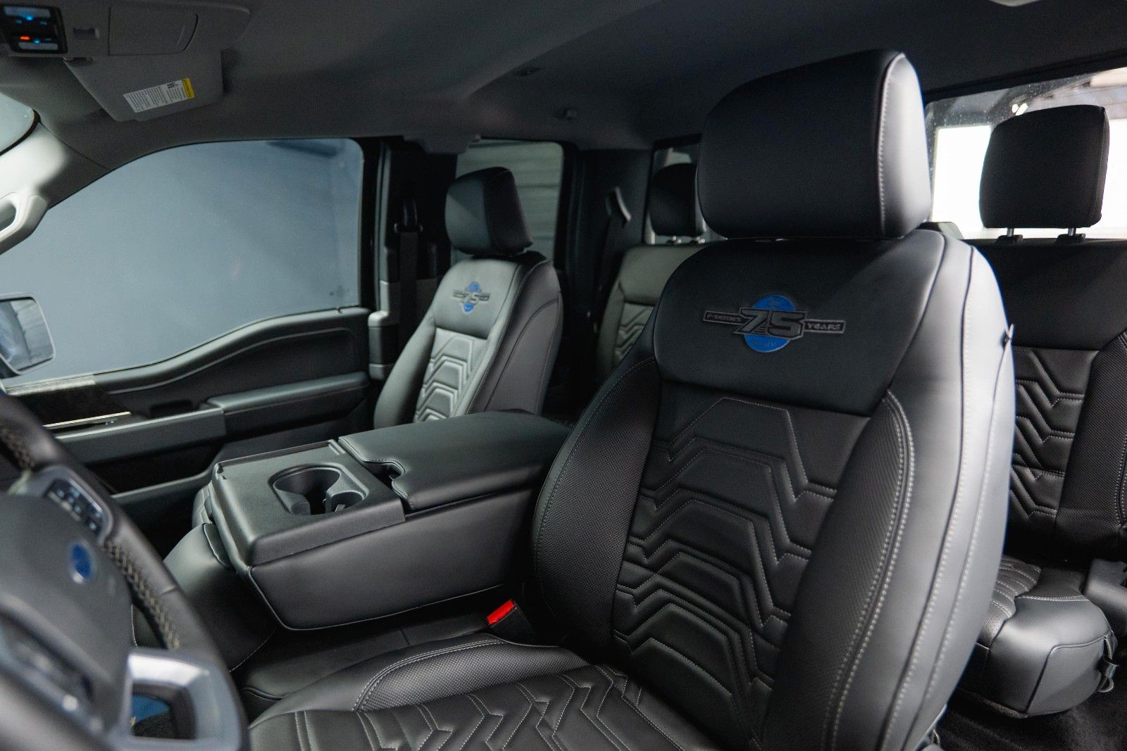 Fahrzeugabbildung Ford F150 5.0L V8 4x4 Offroad SuperCab RAPTOR 19%