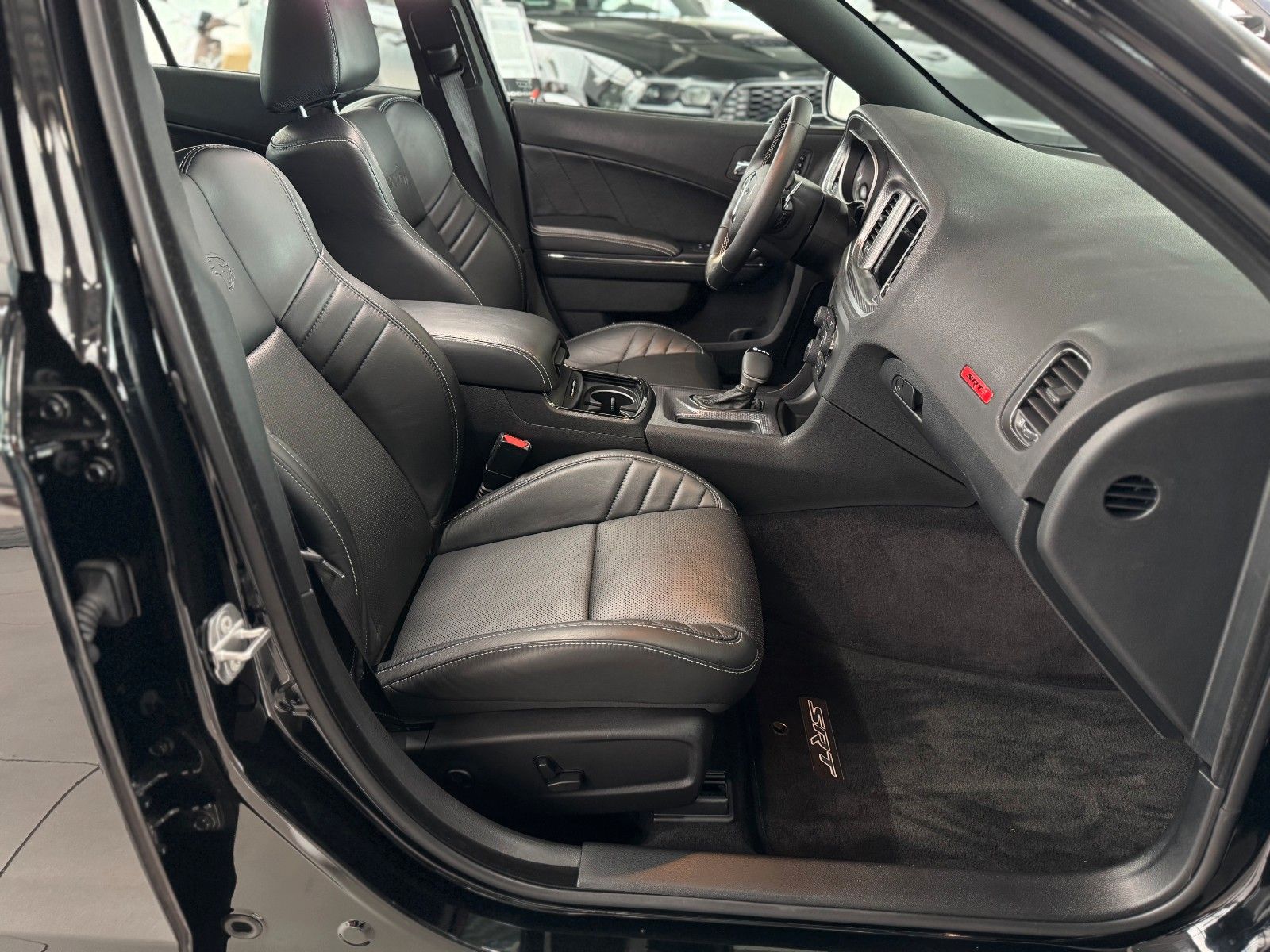 Fahrzeugabbildung Dodge Charger 6.2 SRT Hellcat  "Adaptive Dämpfer NAVI"