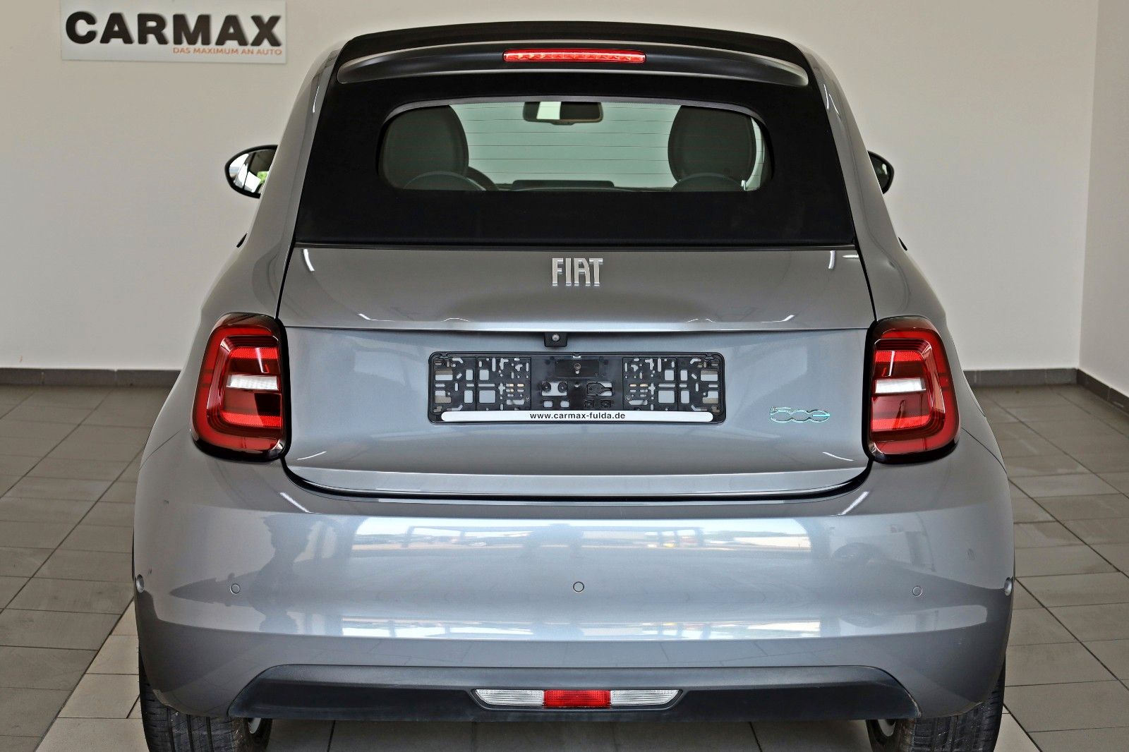 Fahrzeugabbildung Fiat 500e Icon Navi,Kamera,Panorama,8 fach bereift