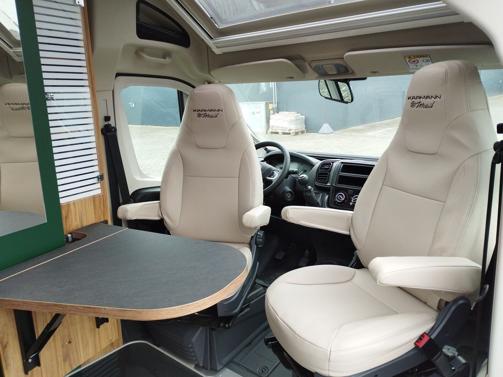 Fahrzeugabbildung Karmann Dexter DE 600 Concept Paket