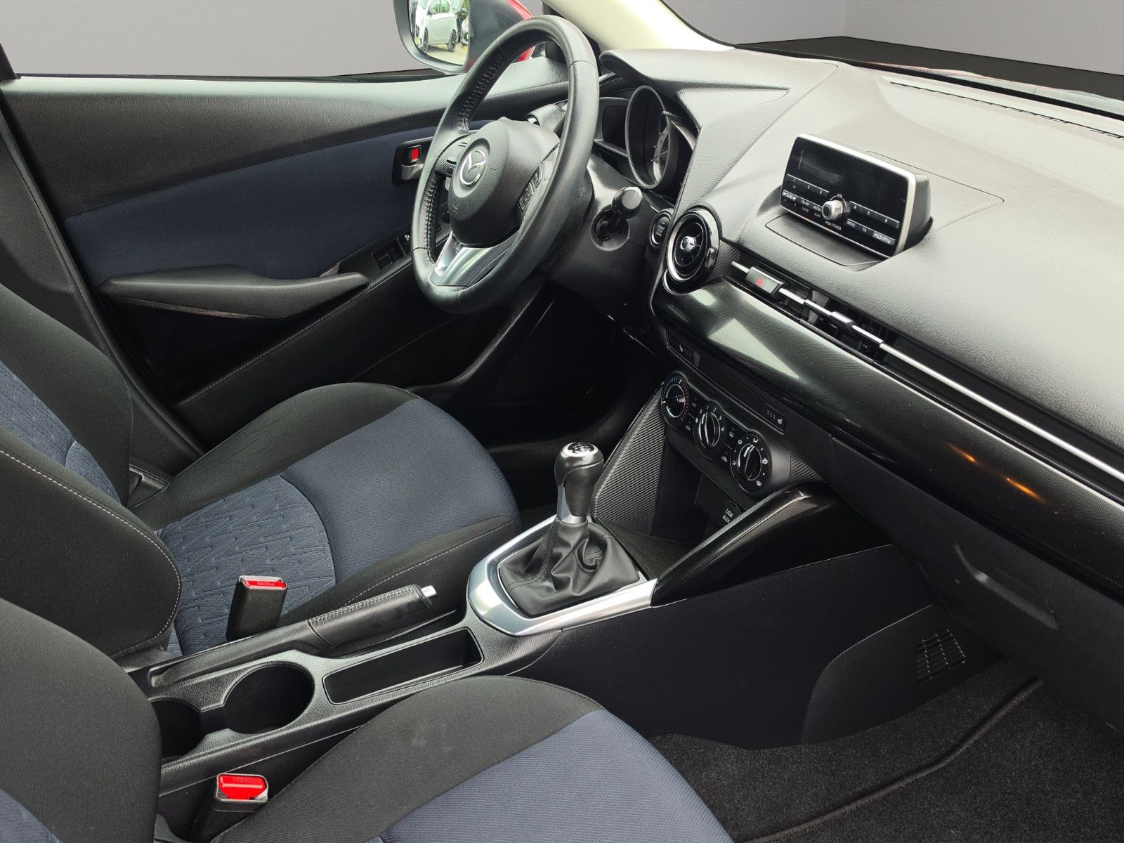 Fahrzeugabbildung Mazda 2 Lim. Center-Line AUS 1.HAND NUR 23 TSD. KM