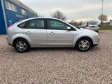 Ford Focus Lim. Ghia+Tempom+Sitzh nur 112km - Ford Focus: Kombi, Ghia