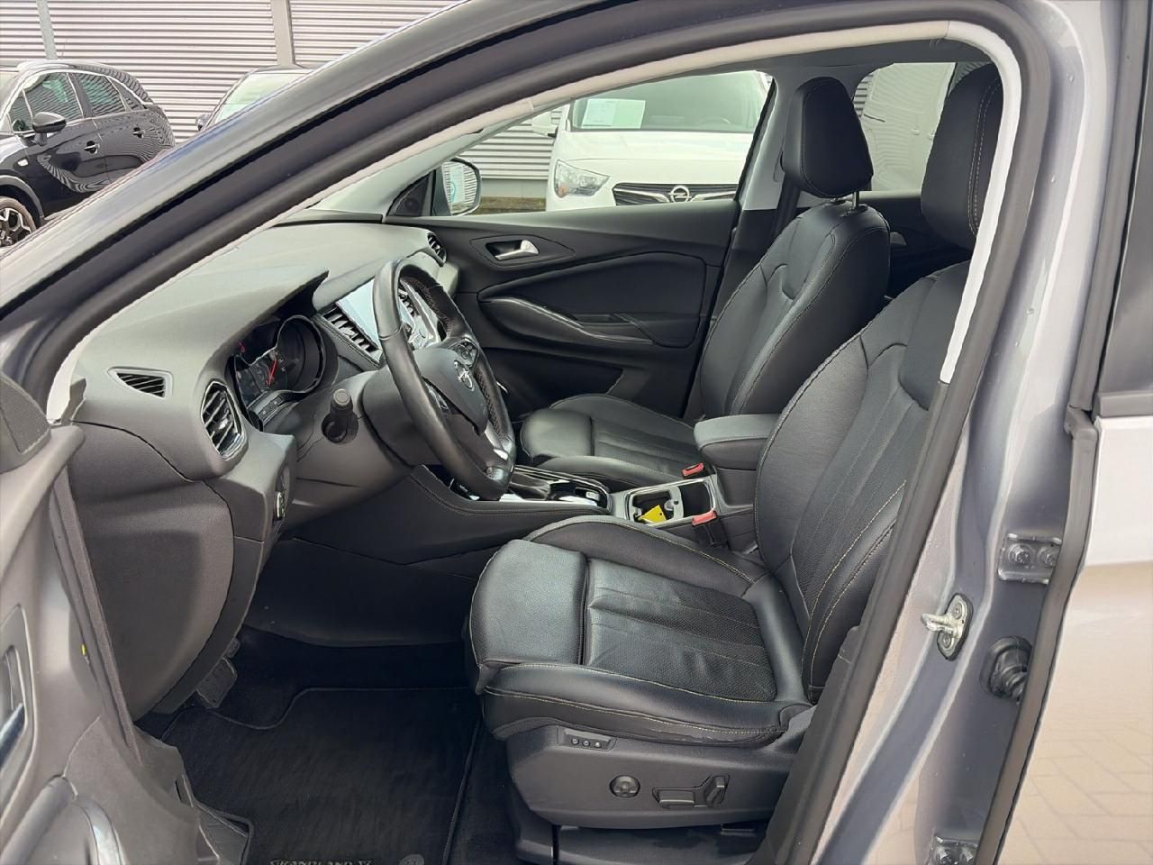 Fahrzeugabbildung Opel Grandland 2,0 Ultimate Automatik