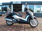 Yamaha XCity 250 Topcase - YAMAHA SCHWARZ ROLLER
