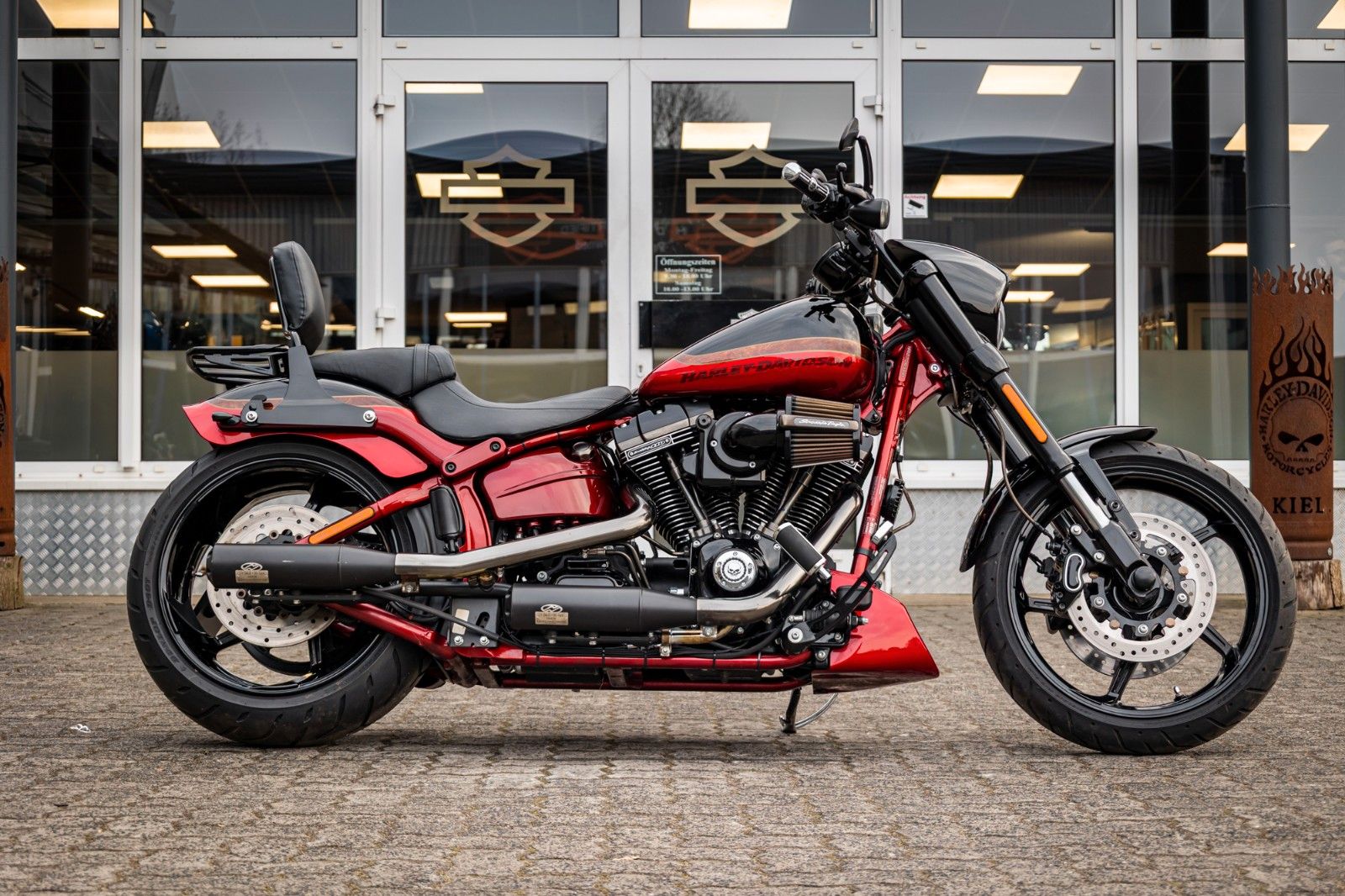 Fahrzeugabbildung Harley-Davidson FXSE CVO Pro Street Breakout - Jekill & Hyde