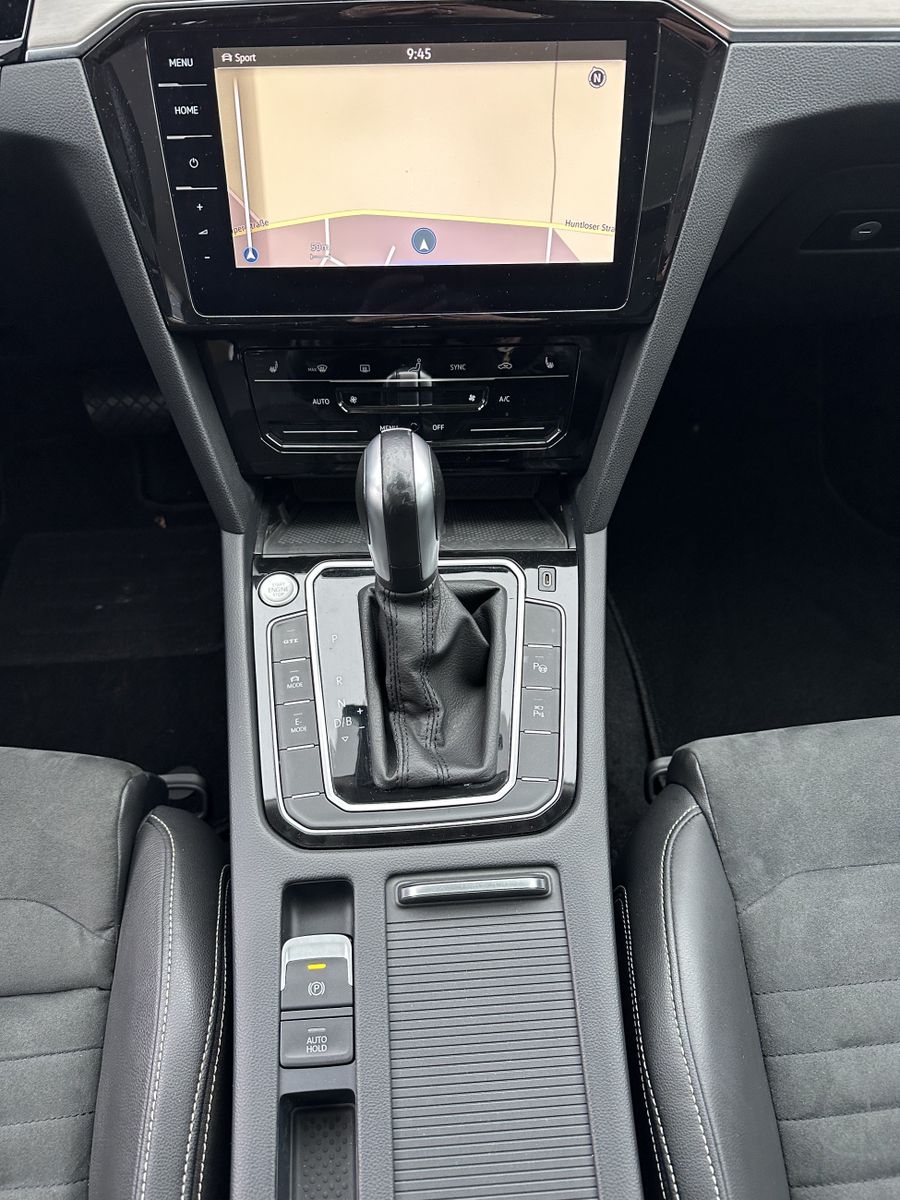 Fahrzeugabbildung Volkswagen Passat GTE R-Line NAV+IQ-LIGHT+PANO+AHK+DCC+18ZO