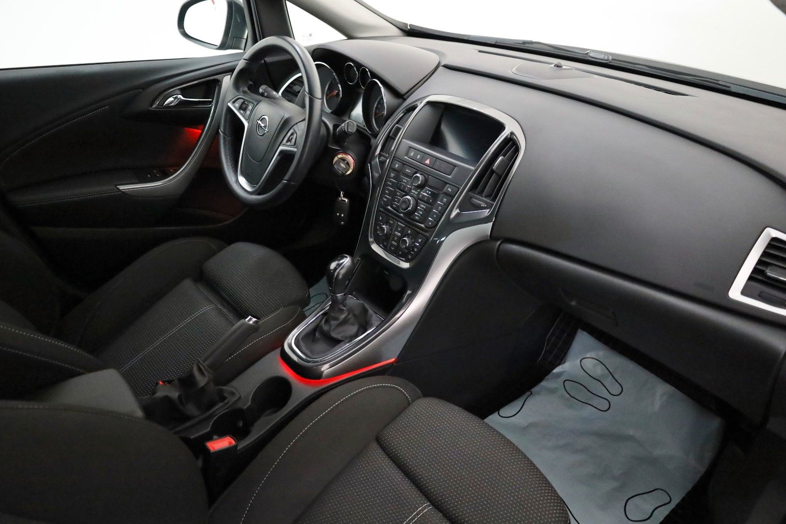 Fahrzeugabbildung Opel Astra J Sports Tourer Exklusiv Navi,SH,PDC,AHK