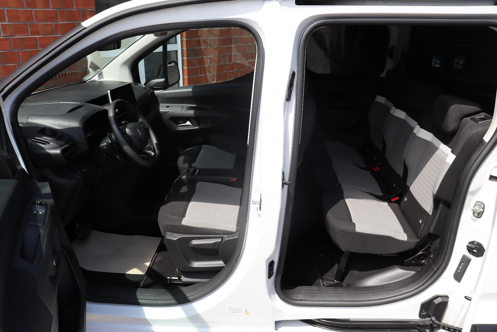 Citroën Berlingo 1.5 HDI MPV Feel M Aut. LED 360° 1.Hand