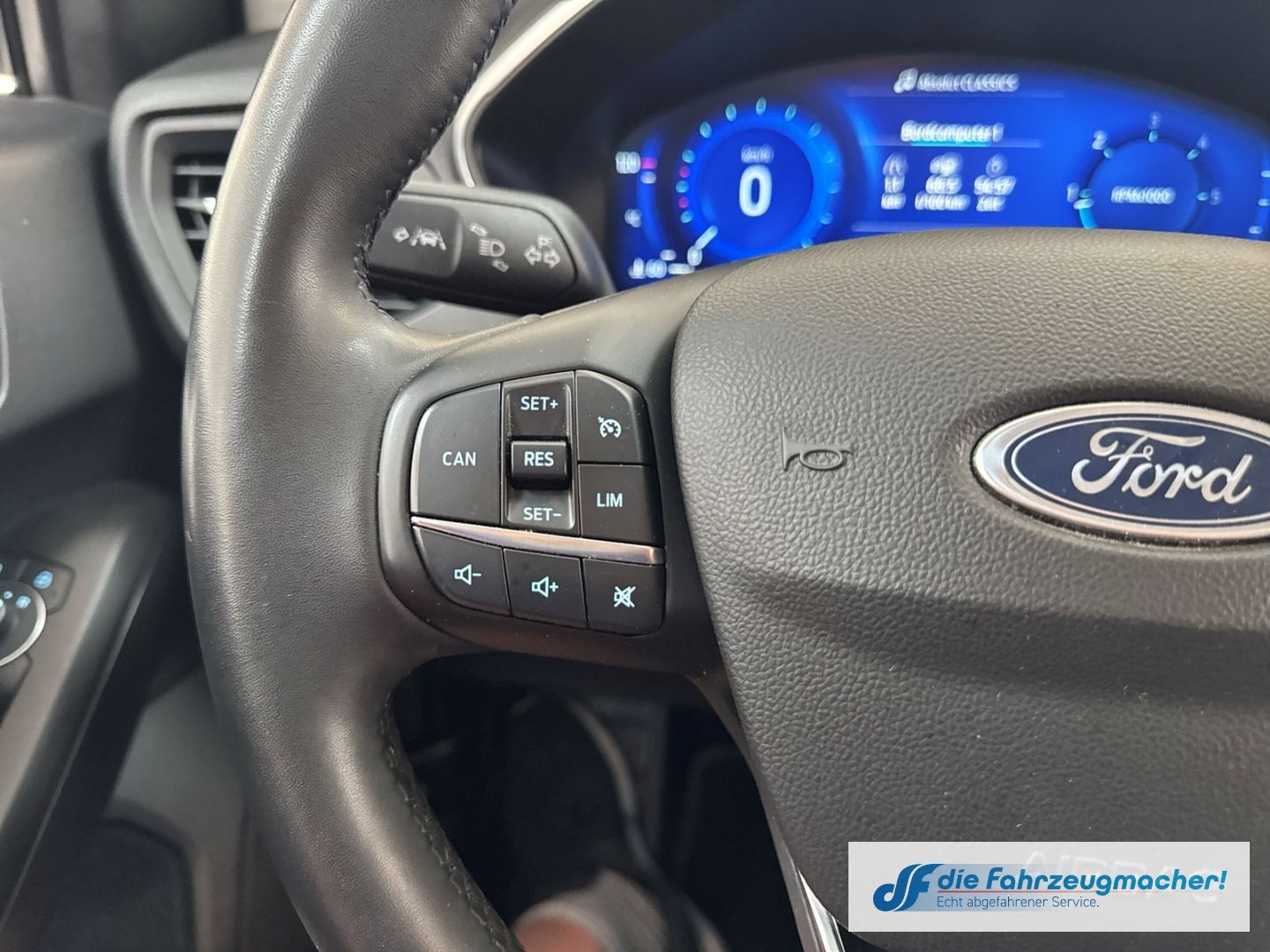 Fahrzeugabbildung Ford Focus Turnier Titanium X Sportpaket Navi Digital