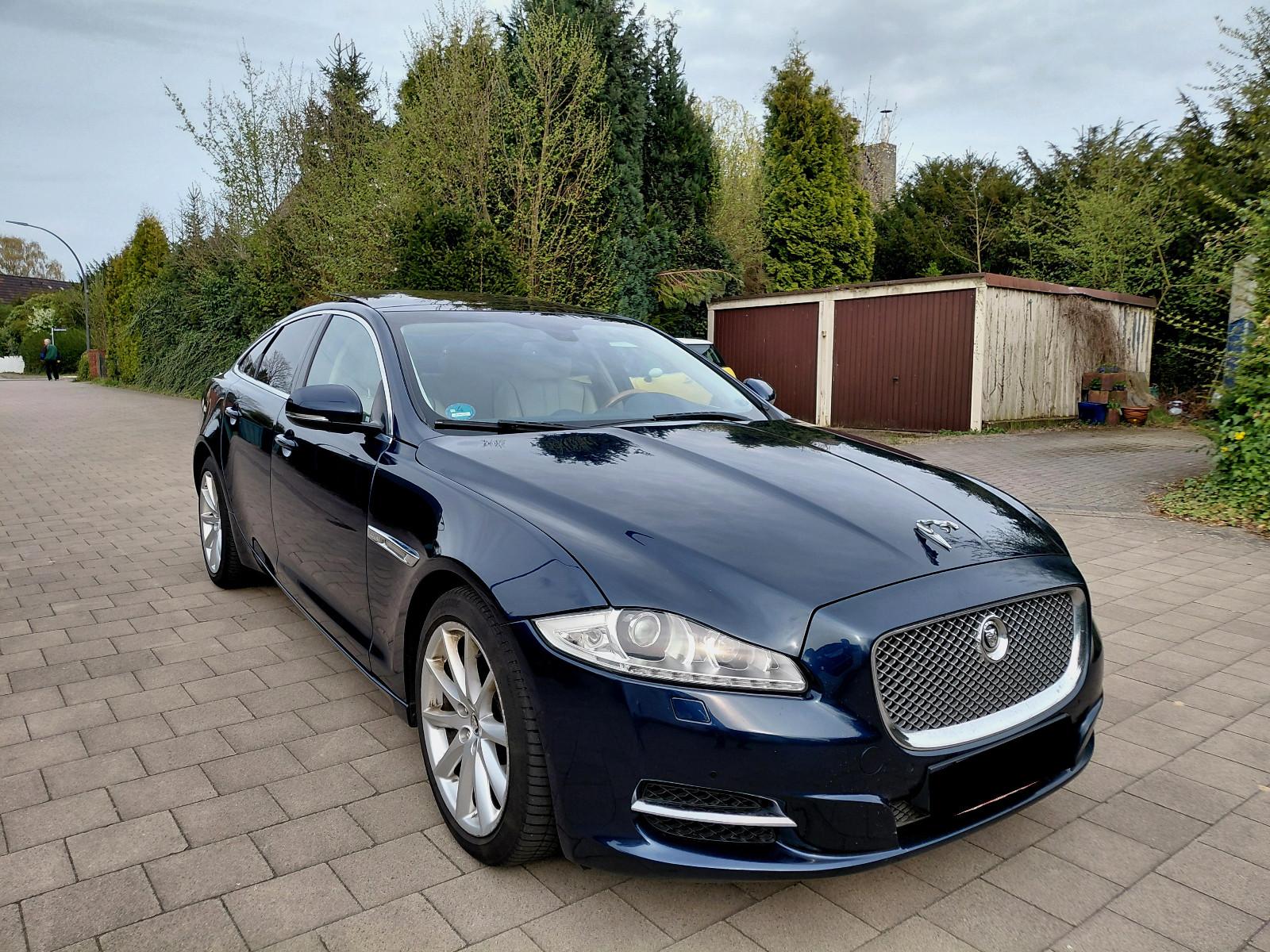 Jaguar XJ 3.0d Portfolio*Leder*Panorama*Massage*Kamera*