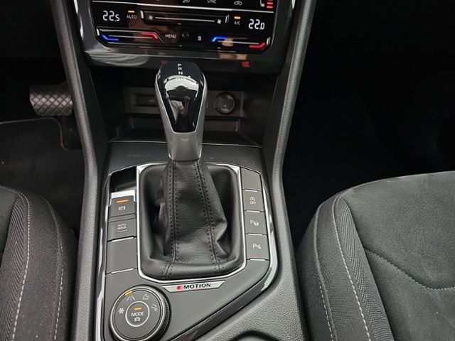Fahrzeugabbildung Volkswagen Tiguan 2.0 TSI 4M DSG Elegance LED-MATRIX STDHZ
