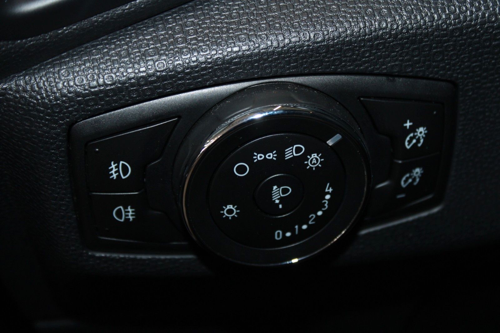 Fahrzeugabbildung Ford EcoSport Titanium NAVI Schiebedach CAM WinterPak