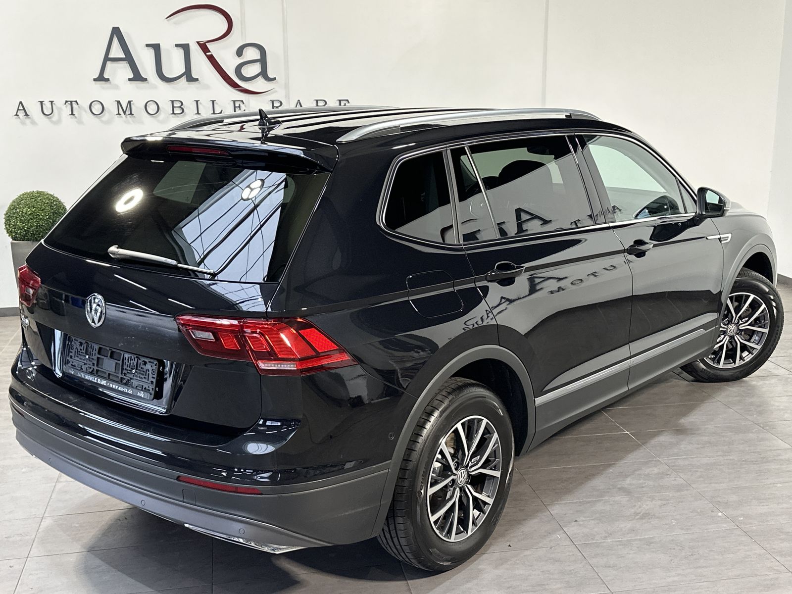 Fahrzeugabbildung Volkswagen Tiguan Allspace 2.0 TDI DSG CL NAV+LED+VC+ACC+PP