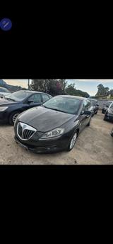 Lancia Delta 2.0 MJT 165cv Argento - Lancia Delta Argento mit Diesel-Antrieb
