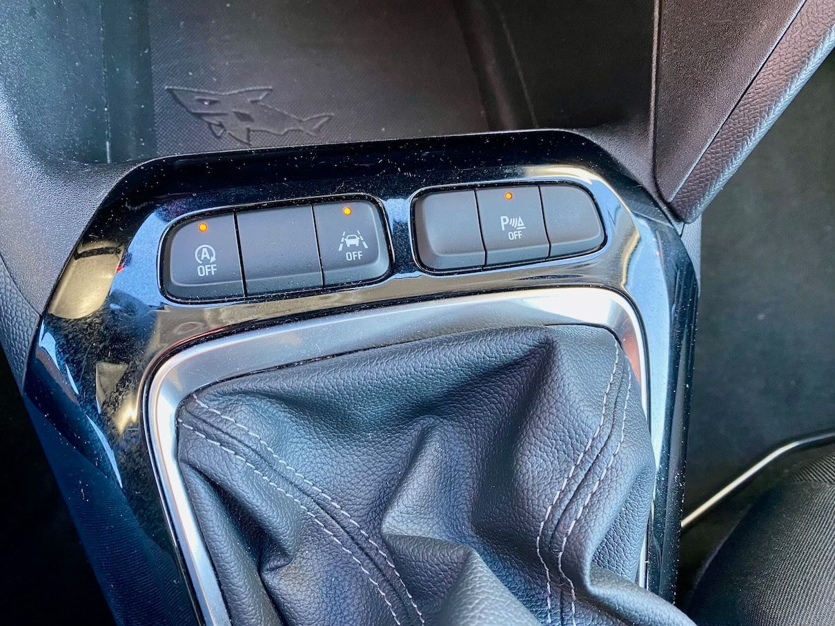 Fahrzeugabbildung Opel Corsa 1.2 Edition KLIMA SHZ GZJR NAVI CARPLAY