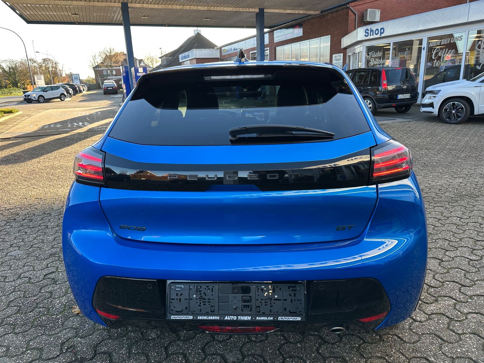 Fahrzeugabbildung Peugeot 208 GT PureTech 100 Navi/LED/ 360°Kamera/Keyless