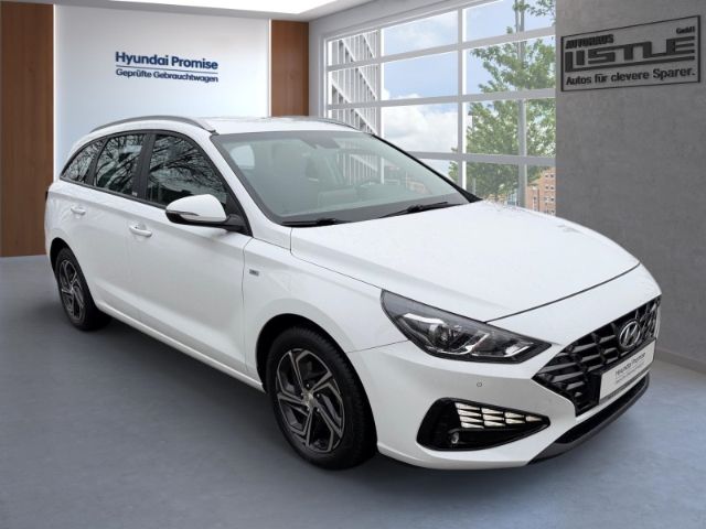 Fahrzeugabbildung Hyundai i30 cw Trend +NAVI+KLIMA+RFK+PDC+CARPLAY+UVM+