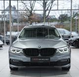 BMW 530 d Touring xD Sport Line 2.H *Pano *AHK *H-UP - blaue BMW 530