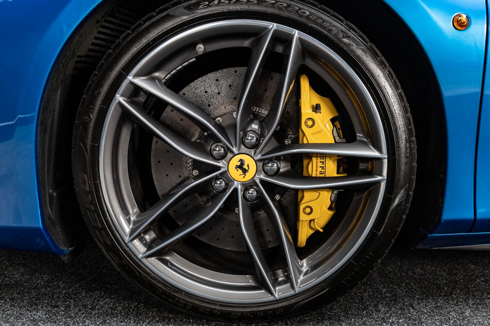 Fahrzeugabbildung Ferrari 488 Spider + Carbon + Daytona + Liftsystem