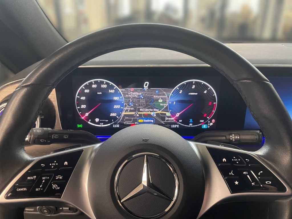 Fahrzeugabbildung Mercedes-Benz V 300 AVG extralang 8 Sitze ele. ST Standhzg