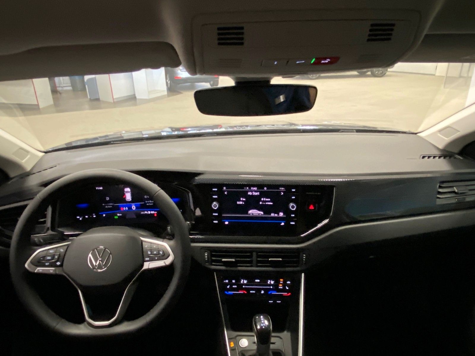 Fahrzeugabbildung Volkswagen Taigo 1.5 TSI DSG Life+MATRIX LED+KAMERA+AppCon+