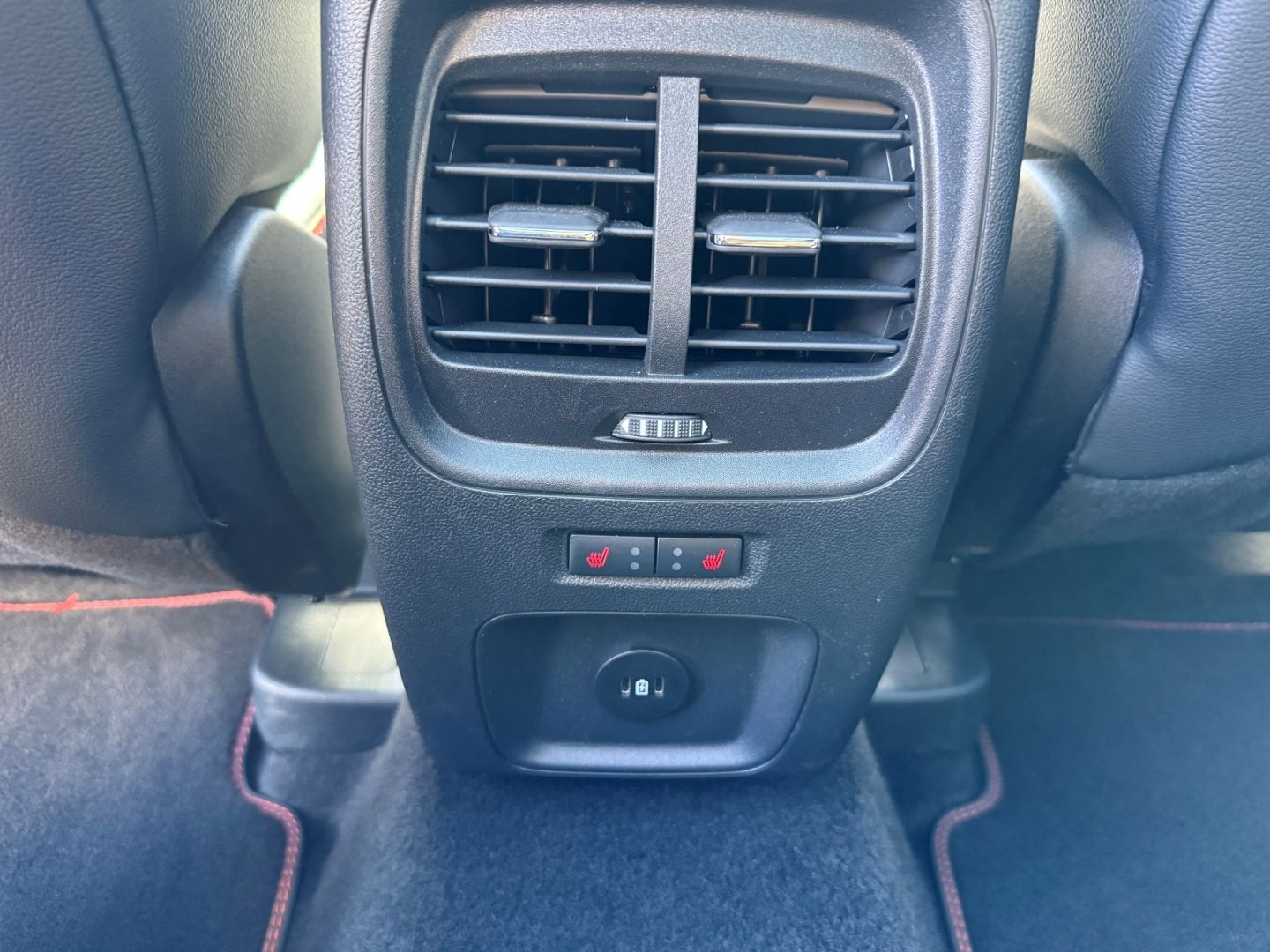 Fahrzeugabbildung Ford Kuga ST-Line X ACC LED Pano RFK Navi B&O AHK TWA