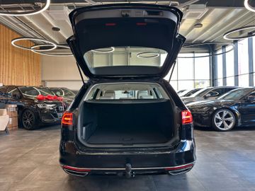MYAUTOCENTER – Gebraucht- und Jahreswagen mit Werkstattservice in Pfaffenhofen Volkswagen Passat Highline *4Motion*Massage*AHK*LED*Keyless