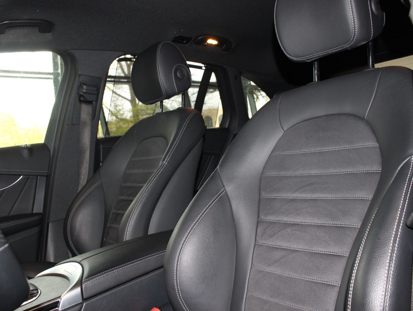 Fahrzeugabbildung Mercedes-Benz GLC 220d 4Matic AMG Line Standhzg.*Distronic*360