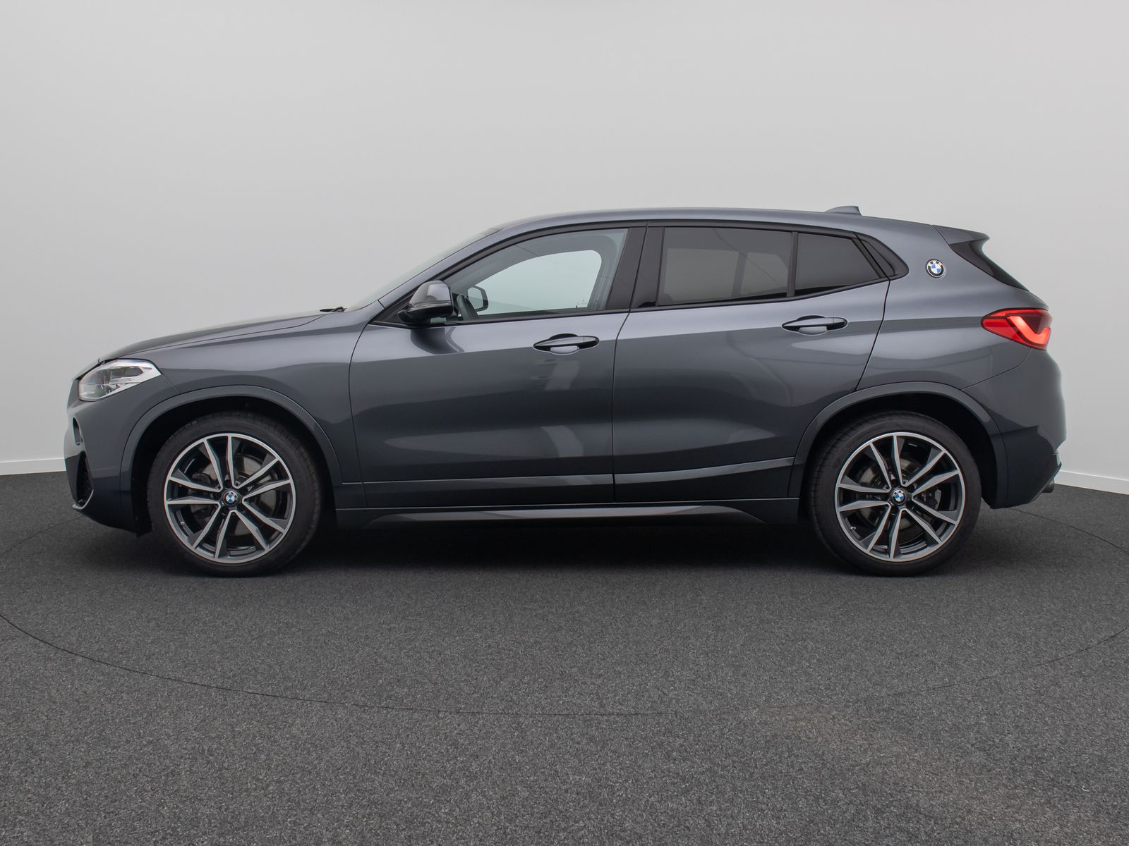 Fahrzeugabbildung BMW X2 xD20d M Sport Navi+ Alarm DAB HUD H/K 19Zoll