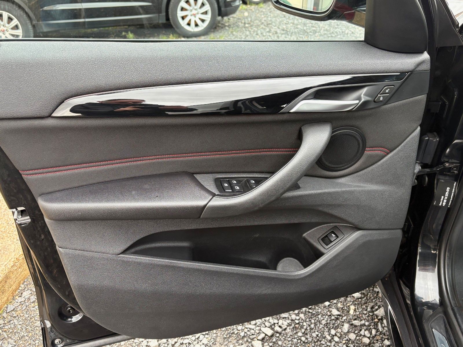 Fahrzeugabbildung BMW X1 xDrive25i Aut. SPORT LINE Navi LED HUD HiFi