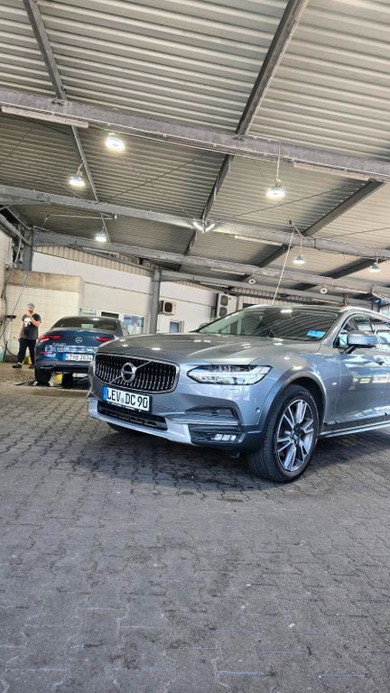 Image of Volvo V90 Cross Country