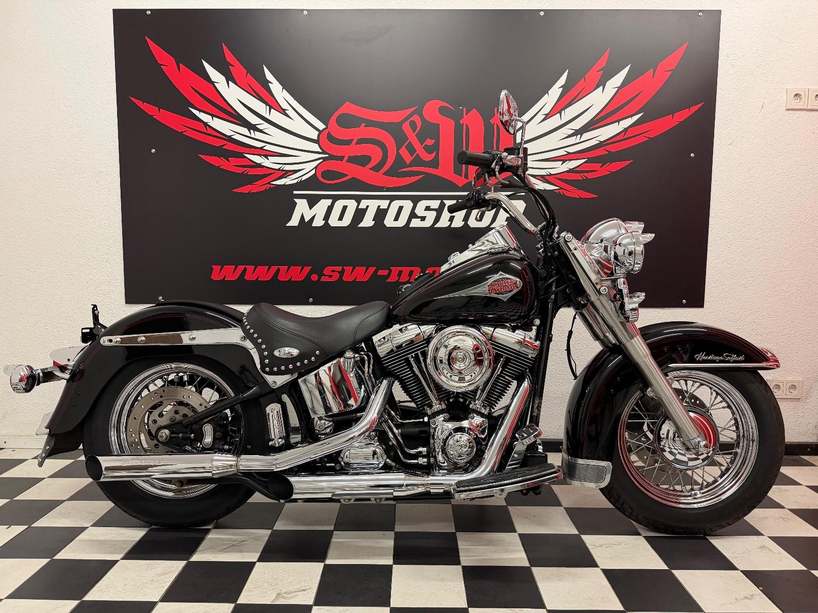 Harley-Davidson FLSTC Heritage Classic *Vergaser, Vivid Black*