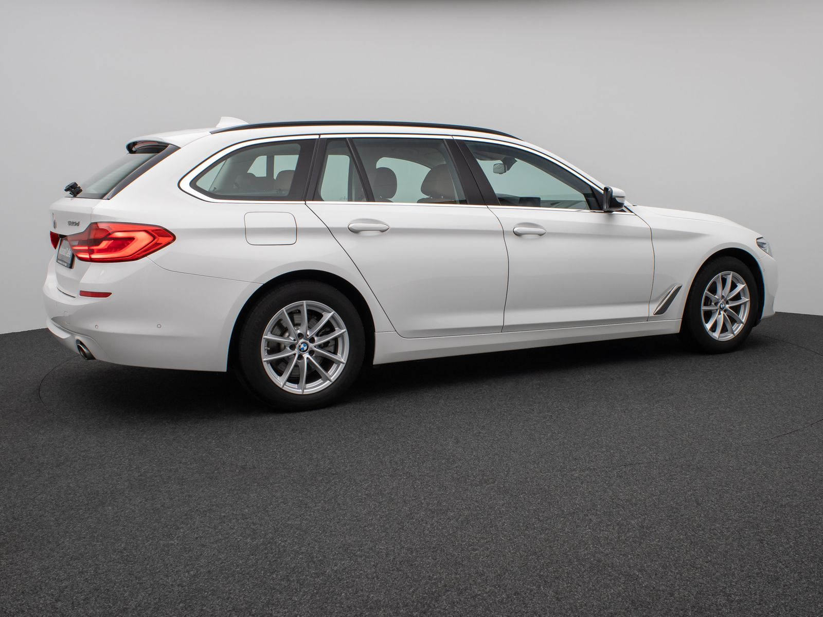 Fahrzeugabbildung BMW 520d Kamera Leder HiFi Sport AHK Alarm Parkassis