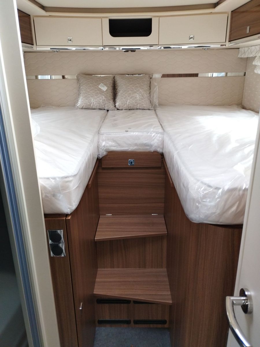 Fahrzeugabbildung Eura Mobil Contura CT 766 EF Luminary Paket, Markise