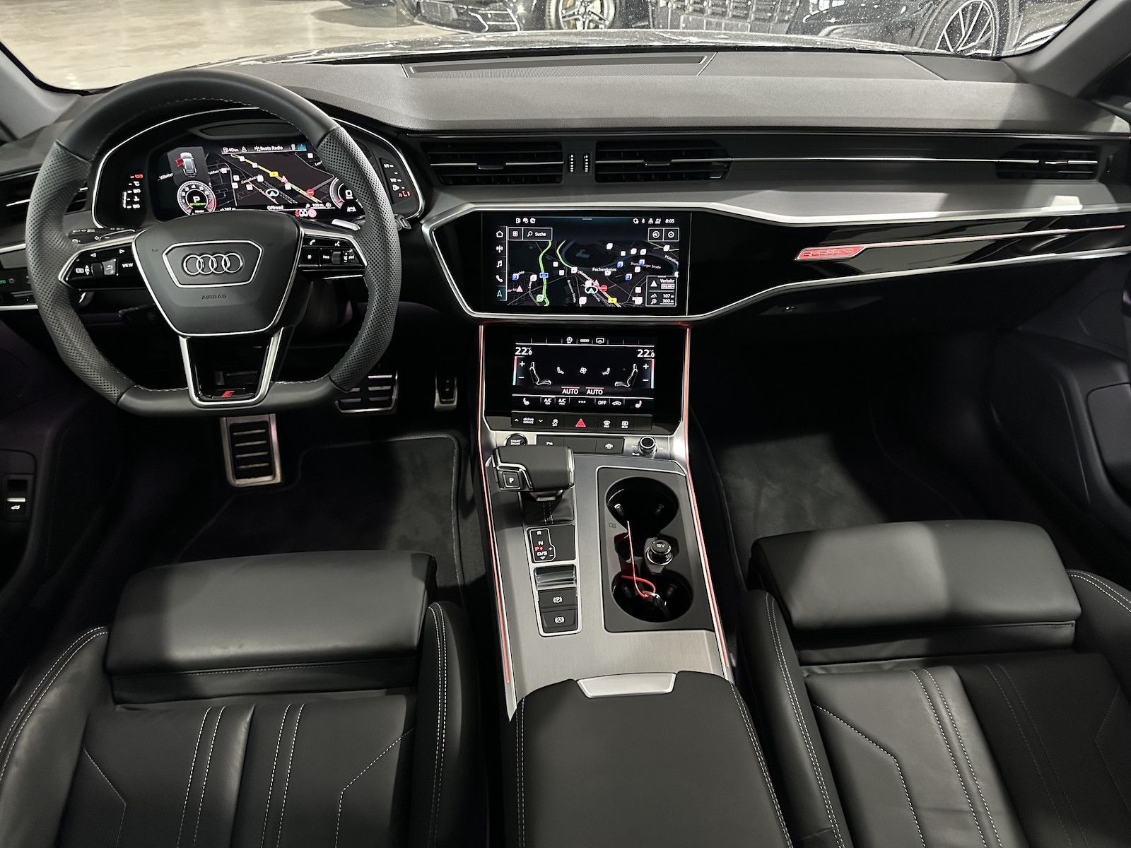Fahrzeugabbildung Audi A6 Avant 45 TFSI quattro S line/Leder/Pano/´21/