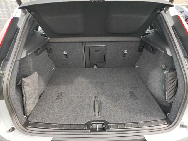 VOLVO XC 40 (Bild 11 von Array)