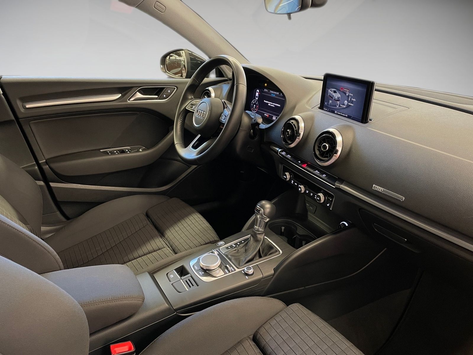 Audi A3 Limousine 35 TDI sport Technology Komfort foto 8