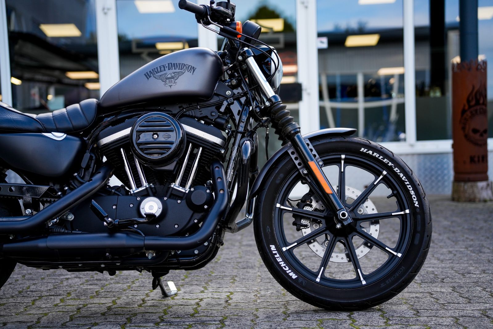 Fahrzeugabbildung Harley-Davidson SPORTSTER XL883N IRON