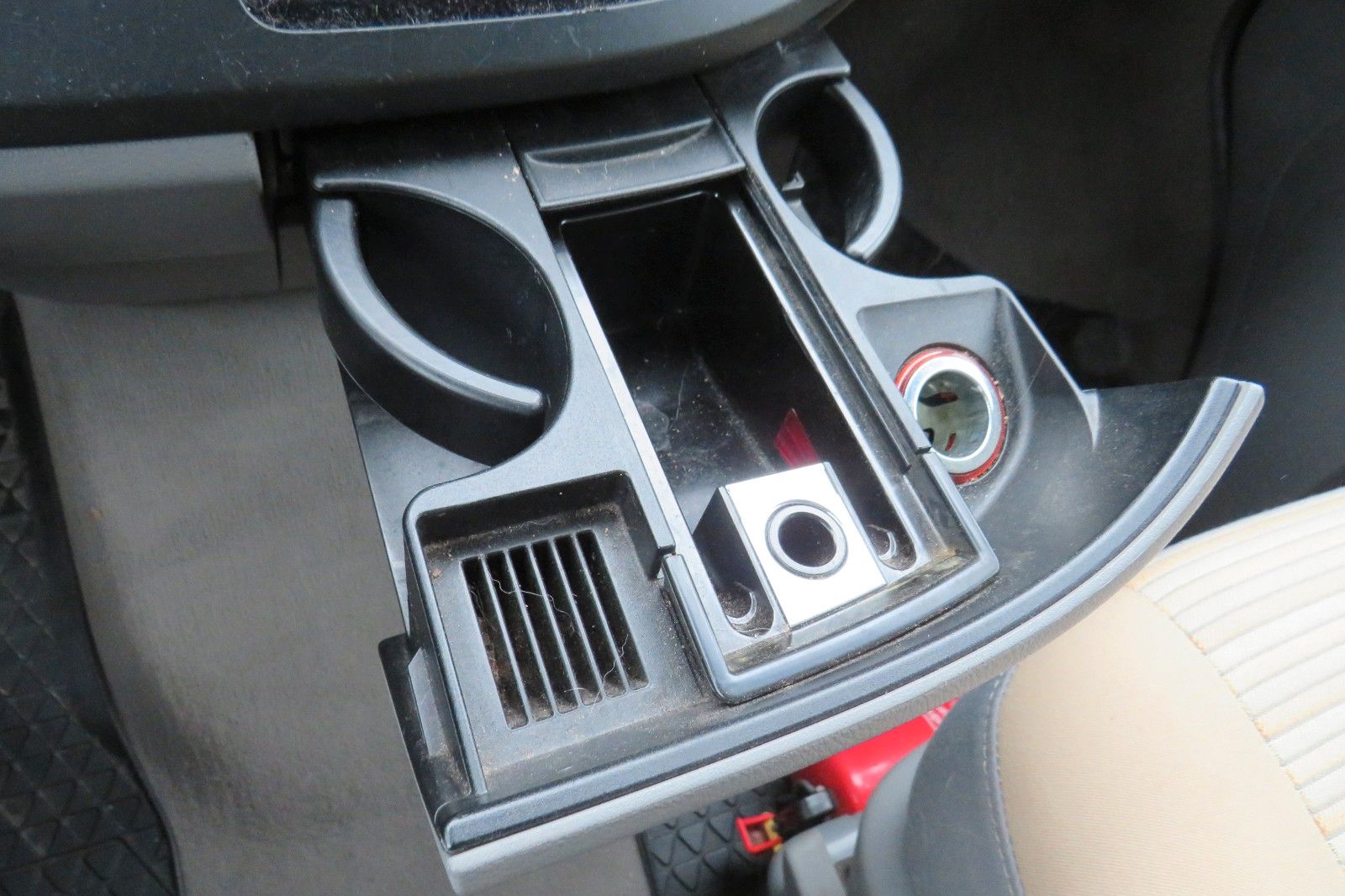 Fahrzeugabbildung Volkswagen T5 California 1.H SCHECKHEFT MOTOR TEILÜBERHOHLT