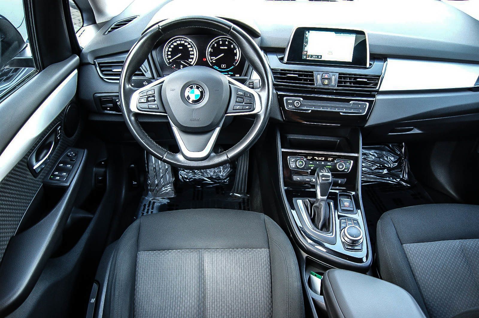 Fahrzeugabbildung BMW 225 xe Active Tourer Aut ADVANTAGE PDC SHZG NAVI