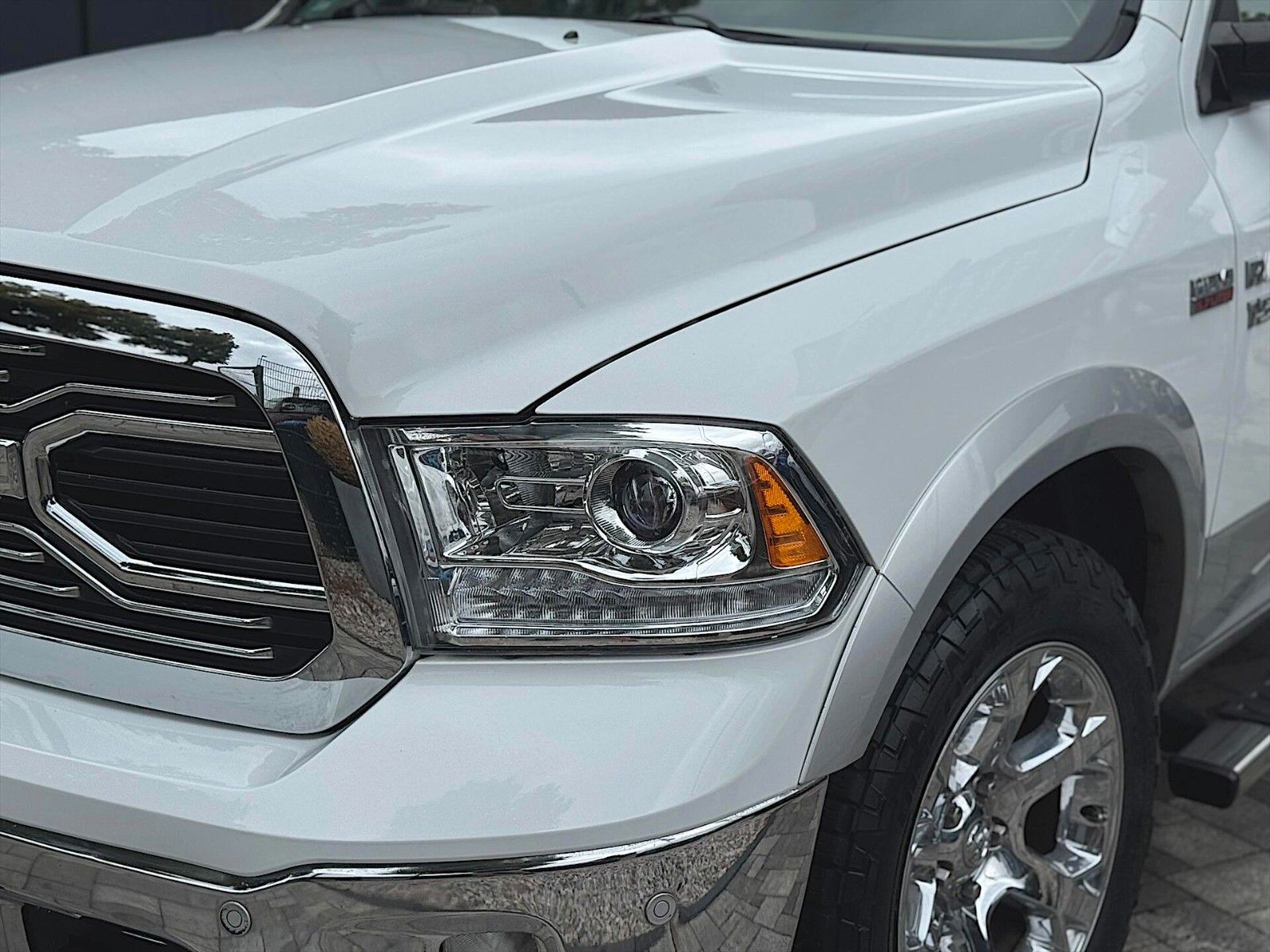 Fahrzeugabbildung Dodge RAM 5.7 V8 HEMI LARAMIE CrewCab 4x4 LPG  PRINS