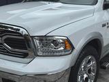 Dodge RAM 5.7 V8 HEMI LARAMIE CrewCab 4x4 LPG  PRINS - mit LPG-Antrieb: Allradantrieb, Geländewagen