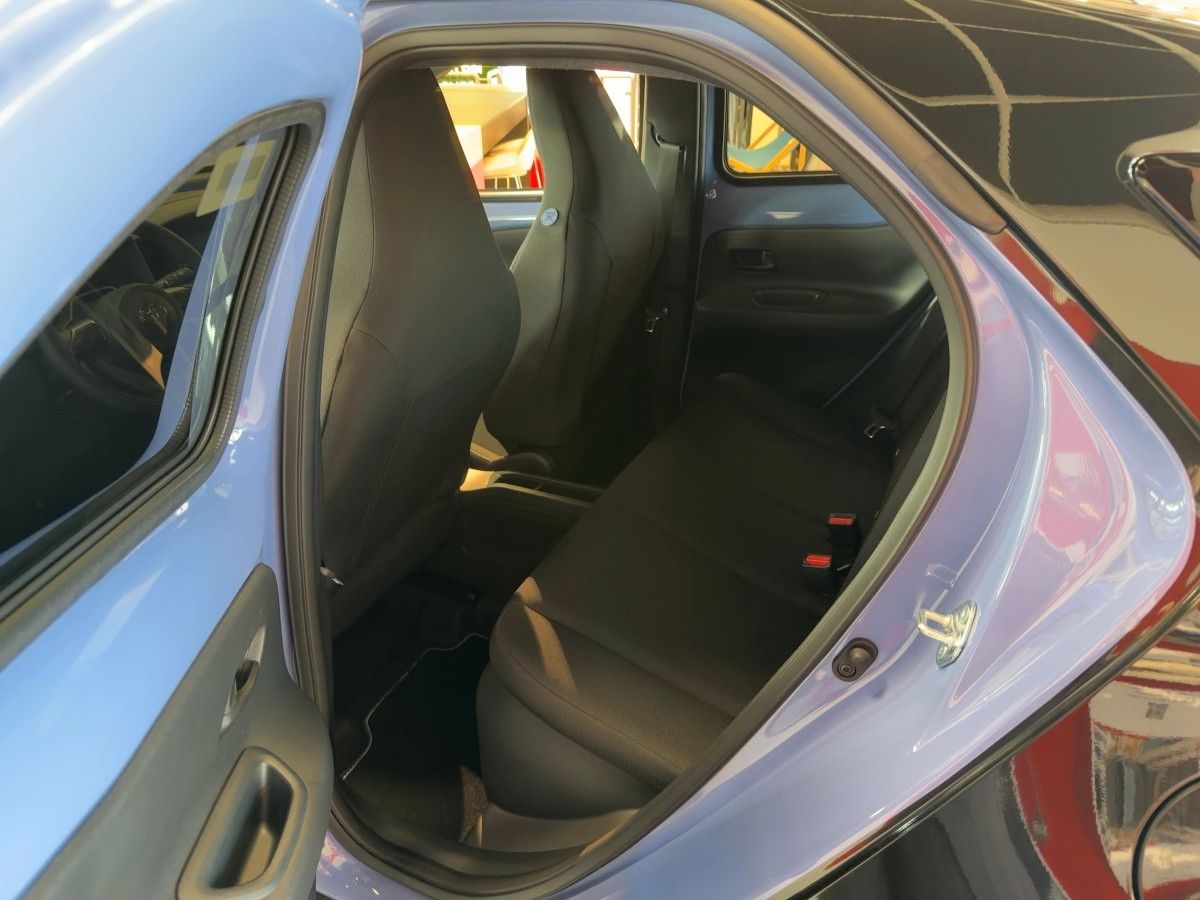 Fahrzeugabbildung Toyota 1,5 Hybrid Teamplayer *SHZ *RCAM *LED*