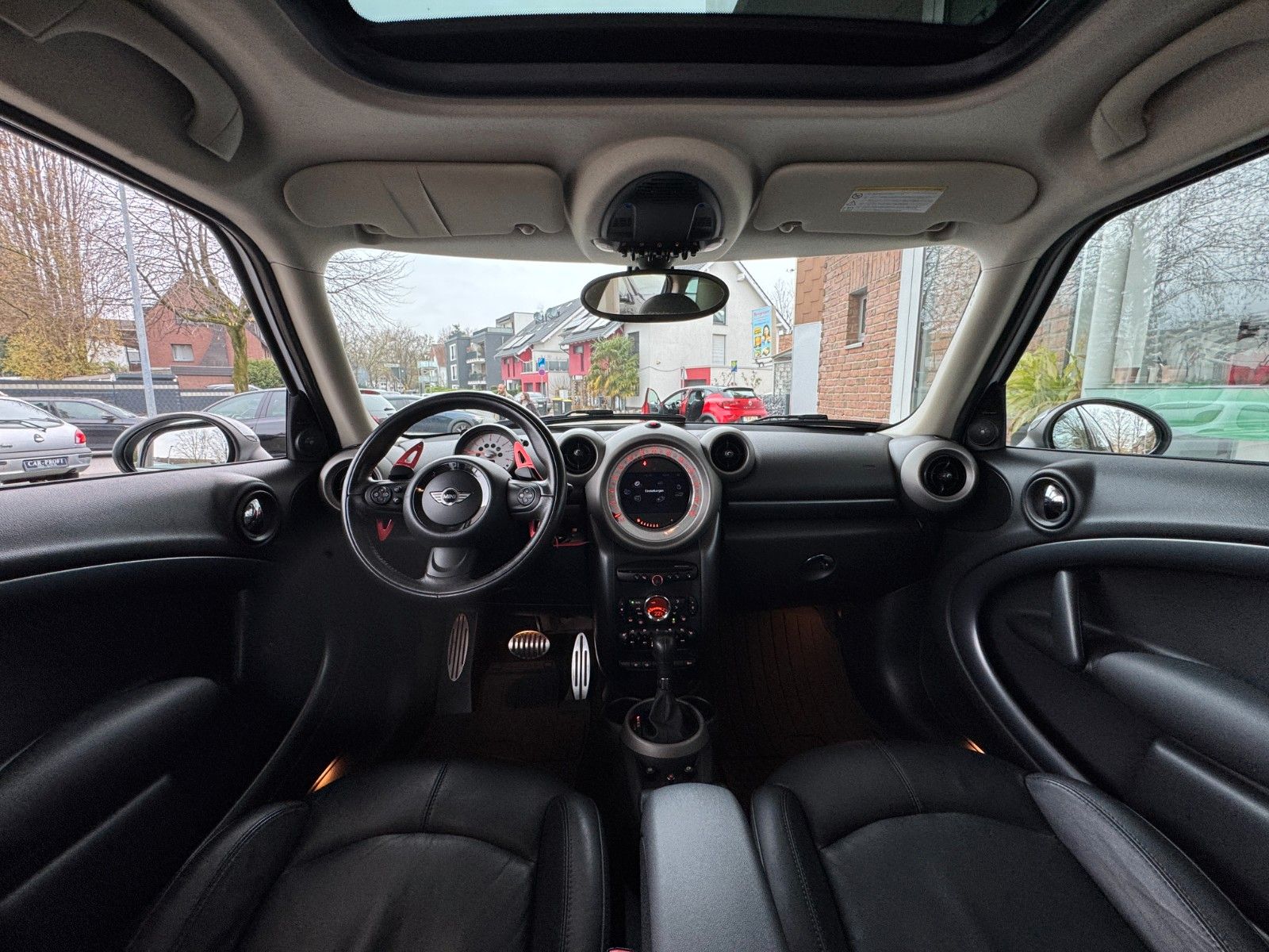 Fahrzeugabbildung MINI Cooper S Countryman ALL4 Autom. Pano/Leder