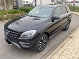 Mercedes-Benz ML 350 BlueTEC 4MATIC  - Mercedes-Benz ML 350: Bluetec