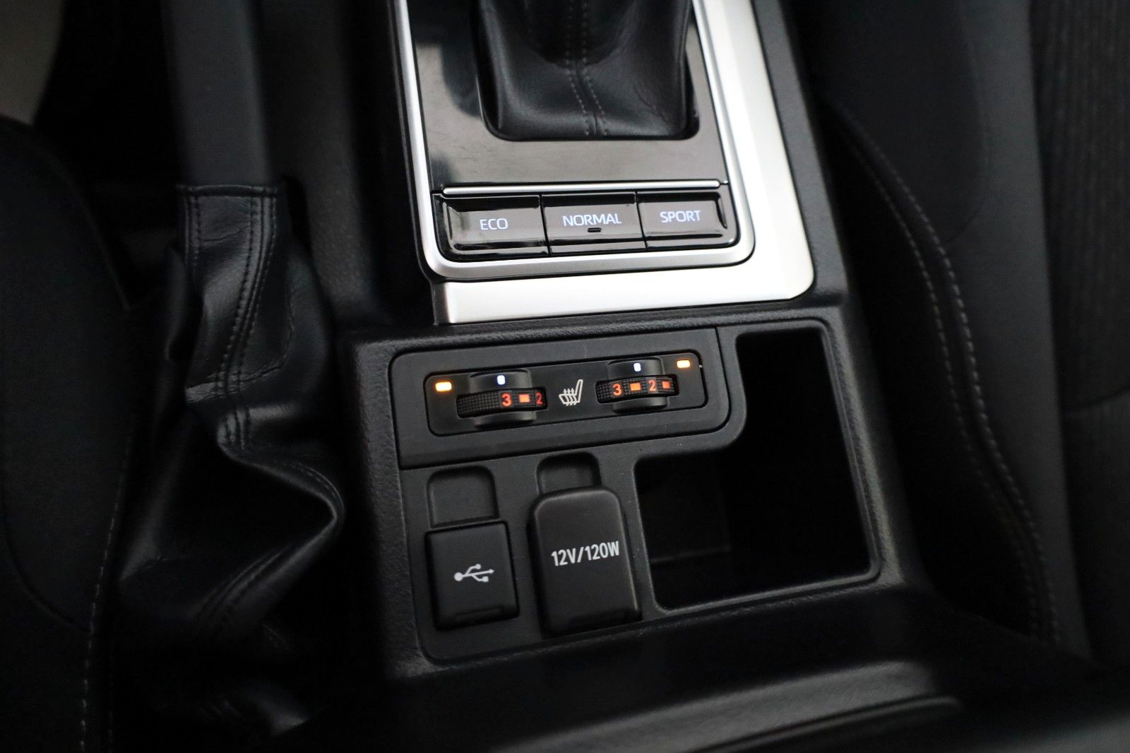 Fahrzeugabbildung Toyota Land Cruiser Comfort,LED,Kamera,SH,ACC +WR