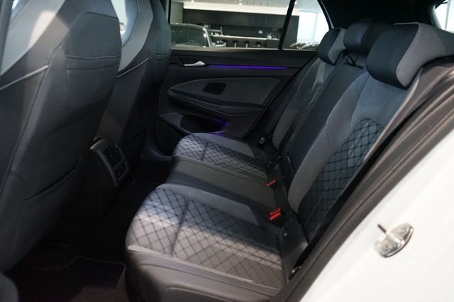 Volkswagen Golf 2.0 TDI R-Line | Pano | Matrix | Navi | ACC Volkswagen Golf 2.0 TDI R-Line | Pano | Matrix | Navi | ACC