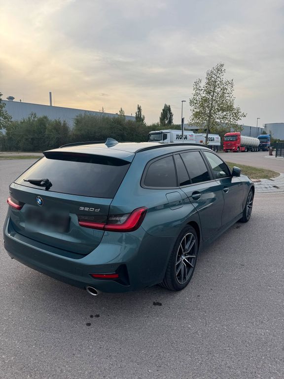 Image of BMW 320